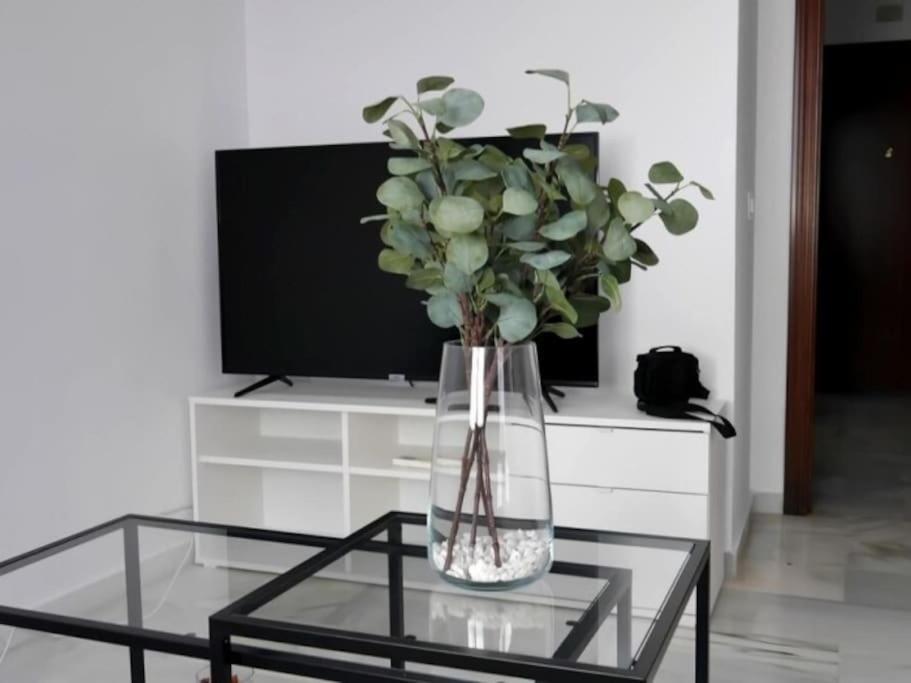 Malaga City One Bedroom Apartment By Namaste Elite Bagian luar foto